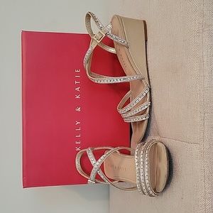 Kelly & Katie wedges size 6